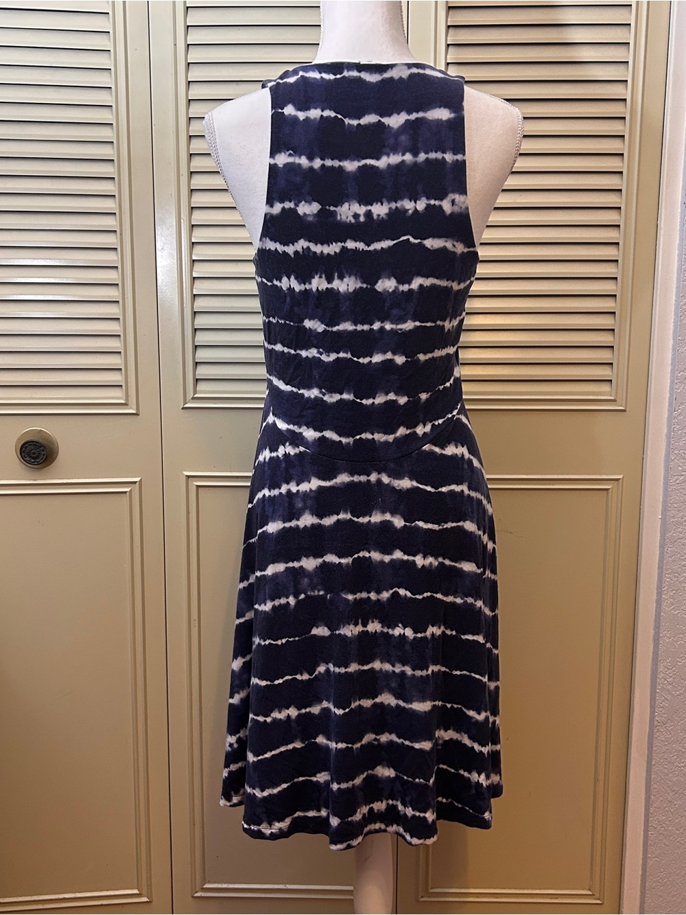 Athleta Sleeveless Navy and White Tie-Dye Swing Dress Athleisure Casual - Picture 2 of 3